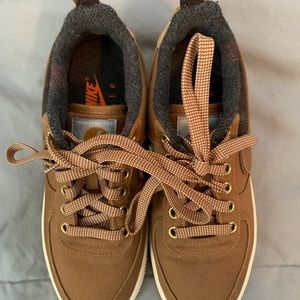 Rare Nike Carhartt WIP Air Force 1, size 5 (big boy) excellent condition.